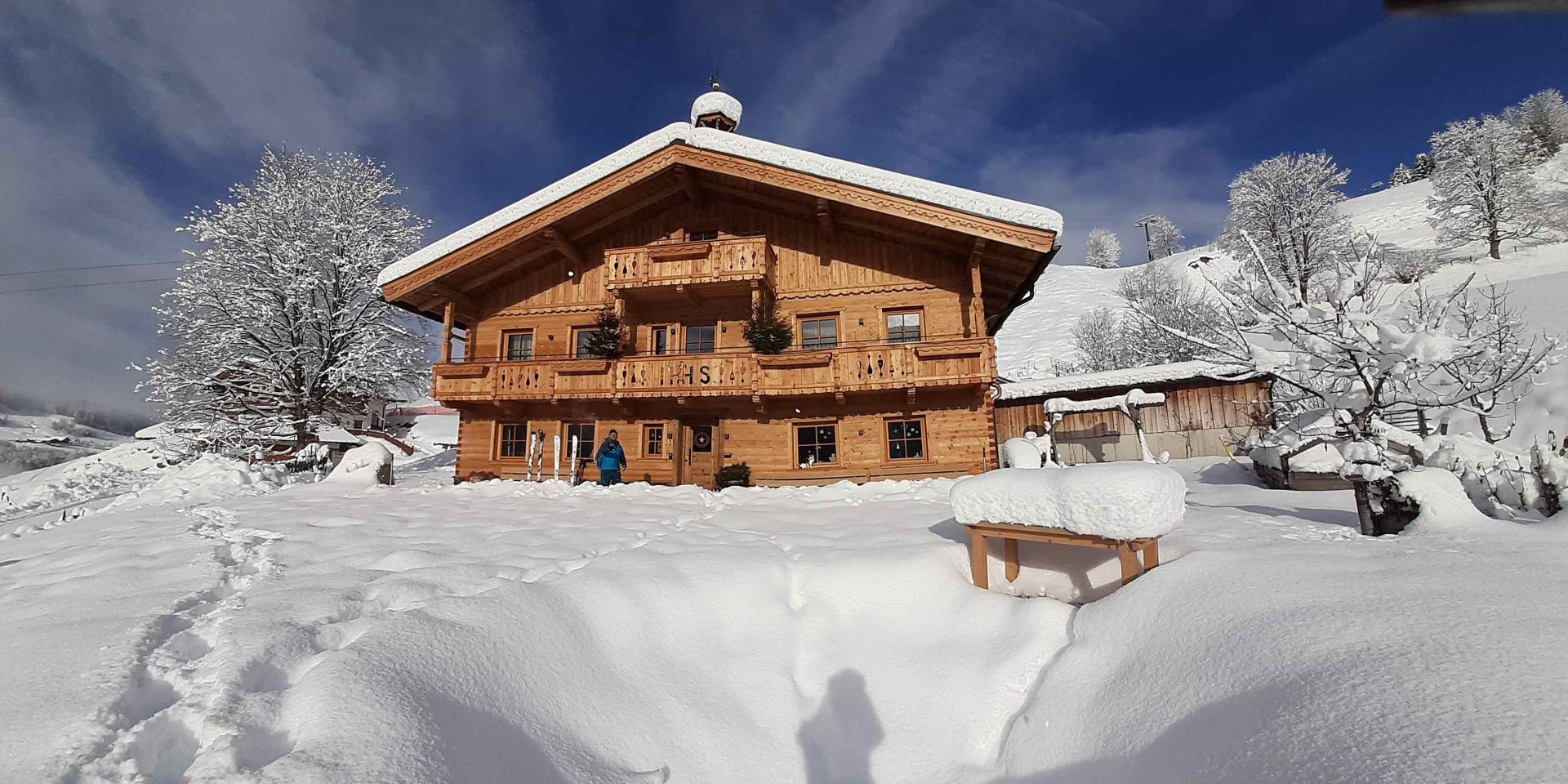 BIO-Bauernhof Hatzbauer in verschneiter Winterlandschaft