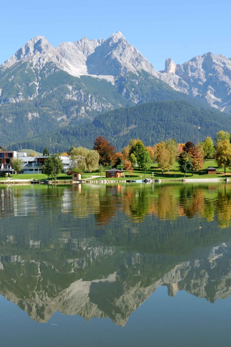Ritzensee in Saalfelden mit Spiegelung des Steinernen Meeres